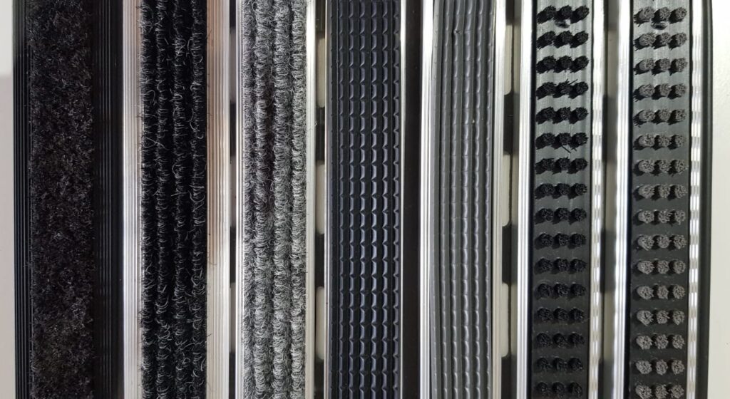 Zerbino tecnico orizzontale con setole, gomma e moquette