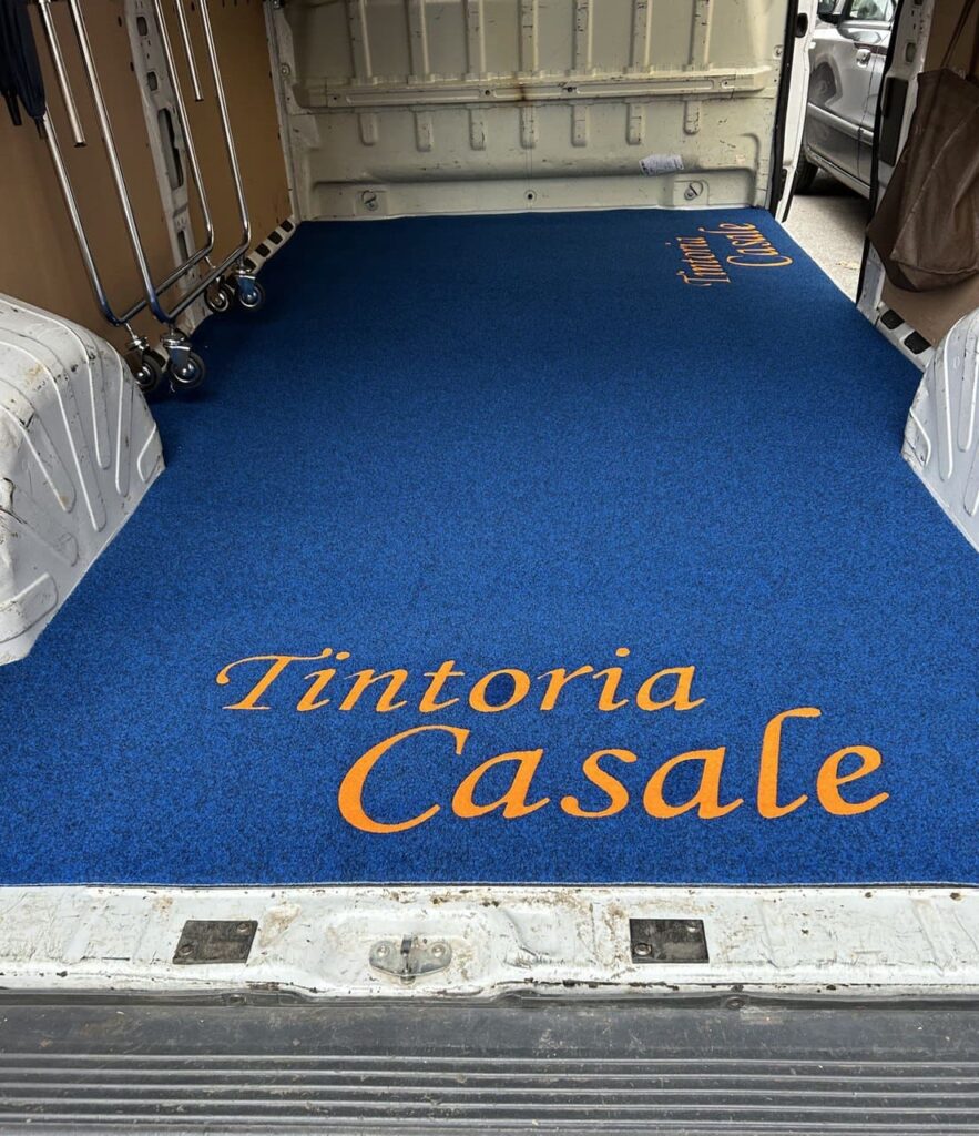Tappeto personalizzato in zermat con logo Tintoria Casale